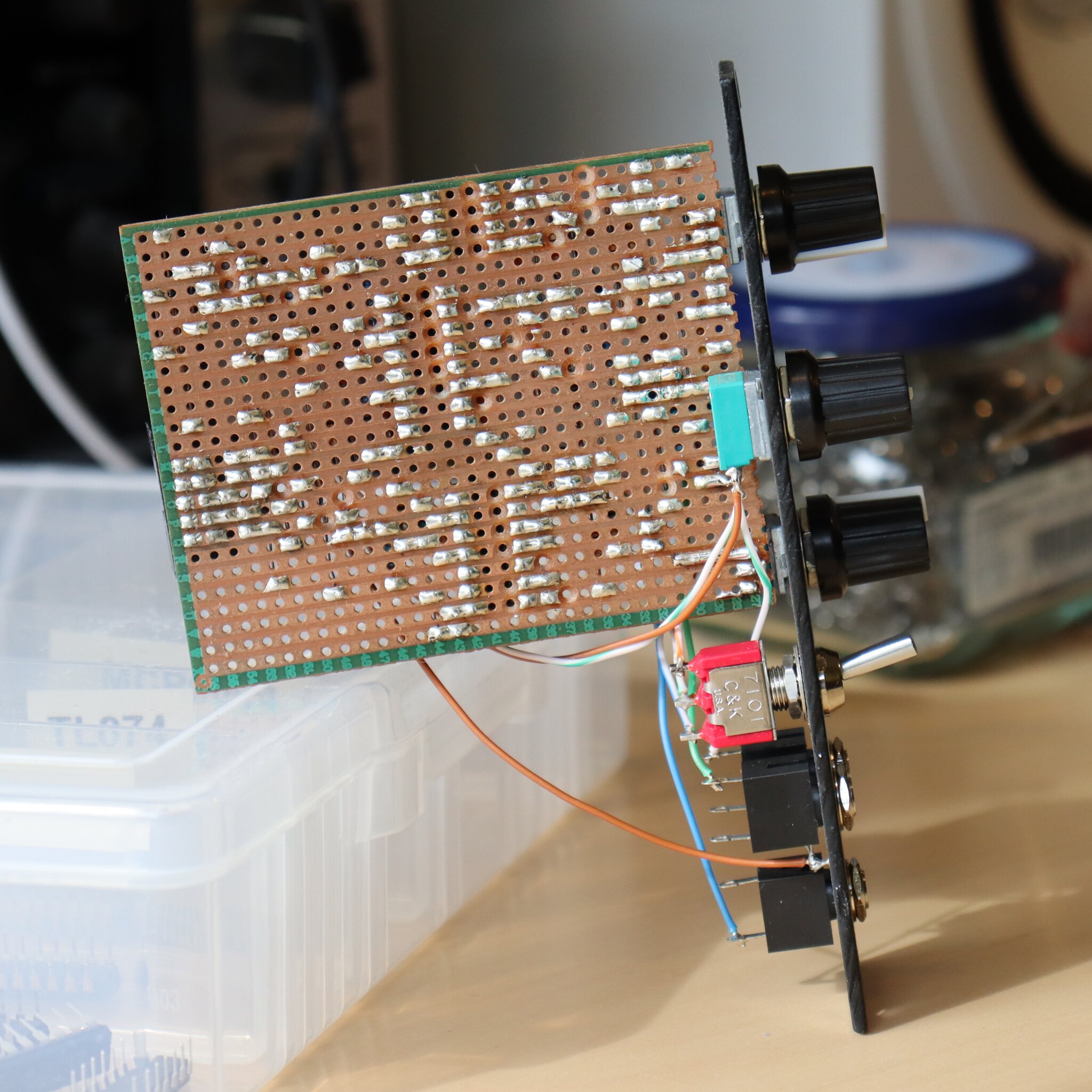 Variable Waveshape VCLFO module circuit board backside