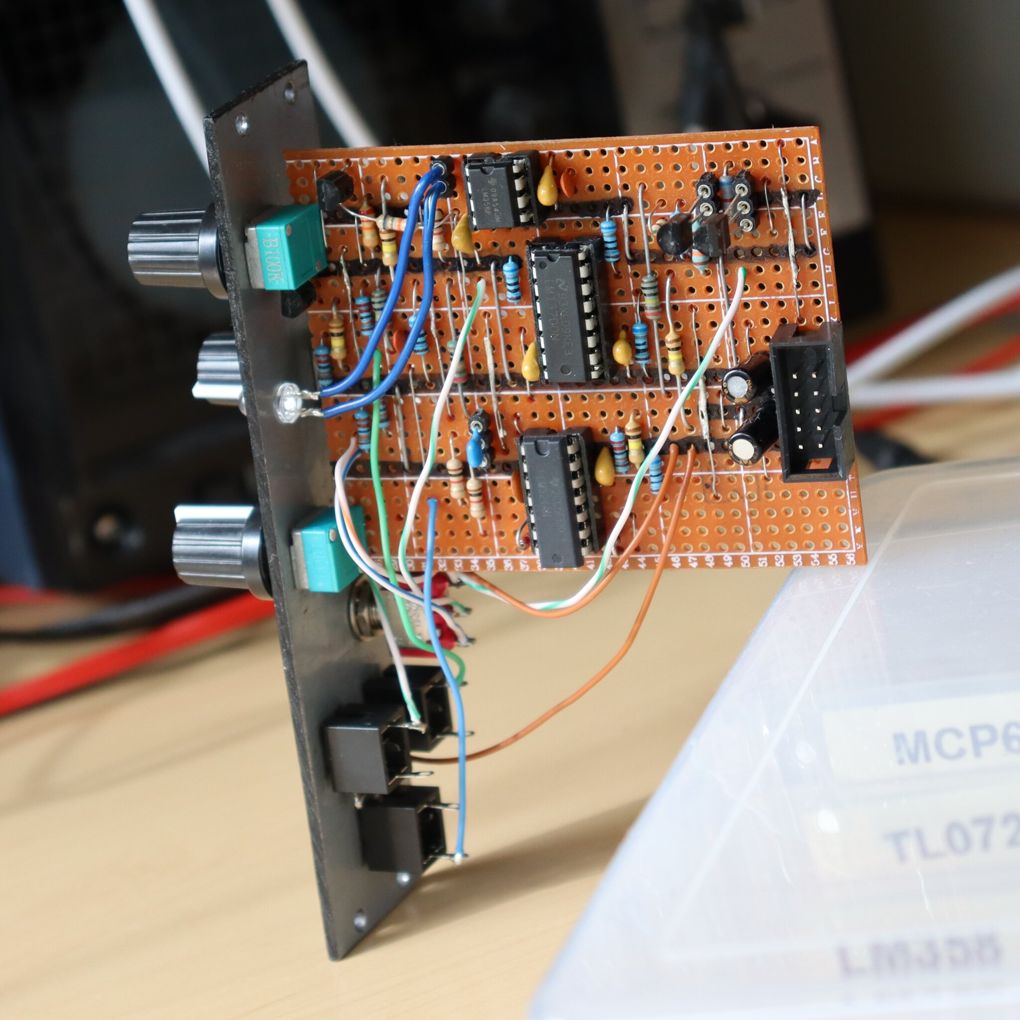 Variable Waveshape VCLFO module circuit board